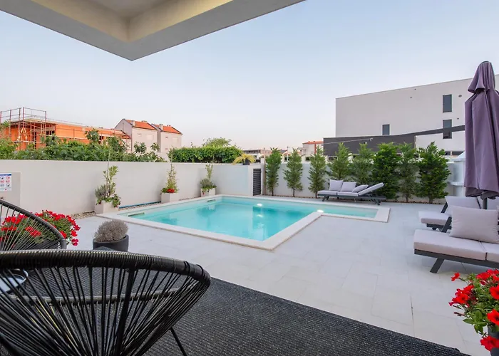 Tinka Villa *