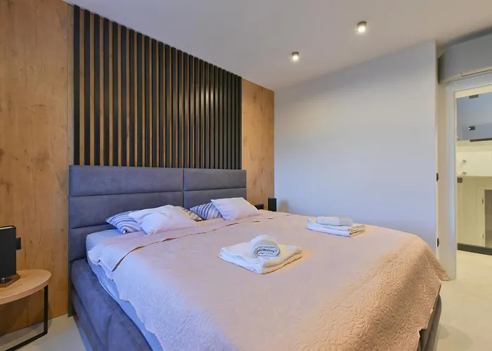 Tinka Вилла Нин