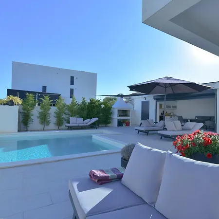 Tinka Villa